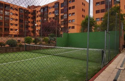 San Blas-Canillejas Apartamento | Cozy apartment with parking, gym, pool and padel - Pirra
