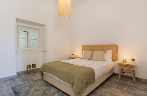 Carcavelos Apartamento | Cozy Apartment with Patio near Carcavelos Beach