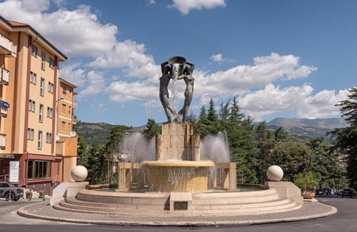 Tempera Casa | Cozy apartment with private garden and parking in L'Aquila