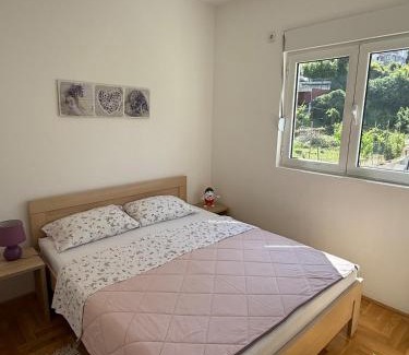 Golubovina Apartamento | Cozy Apartment with Private Garage - Walk to City Center