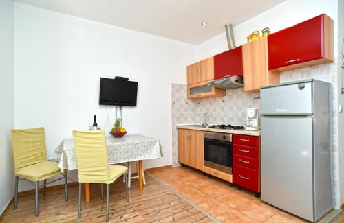 Fazana Apartamento | Cozy Apartment With Shared Pool