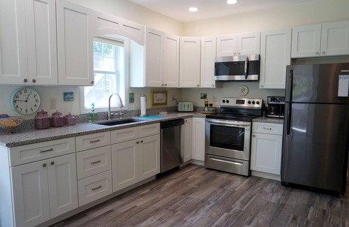 Surry Apartamento | Cozy Apt. at 770 North Bend Unit B in the charming coastal town of Surry, Maine.