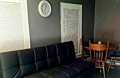 Lansing Apartamento | Cozy Apt downtown Lansing next to Lugnuts Stadium