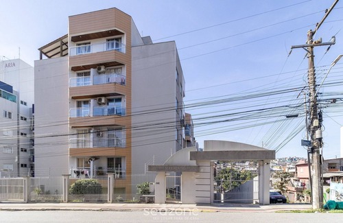 Capoeiras Apartamento | Cozy apt in Capoeiras Rmc203