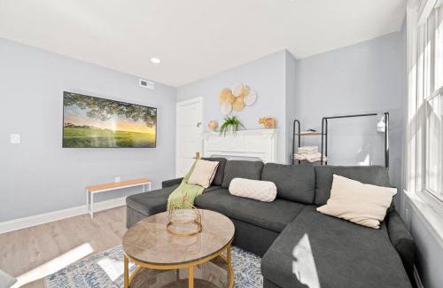 Gayborhood Apartamento | Cozy Apt in Center City!