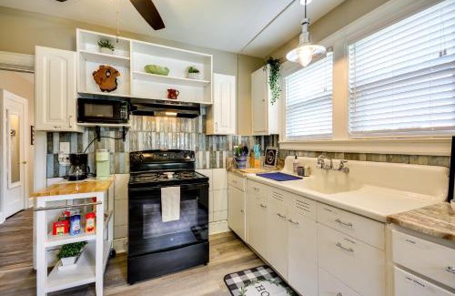 Greensboro Apartamento | Cozy Apt in Downtown Greensboro with Shared Yard!