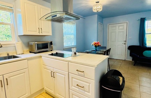 Florida Panhandle Apartamento | Cozy Apt King Bed w Laundry 25 to Beach Unit #C