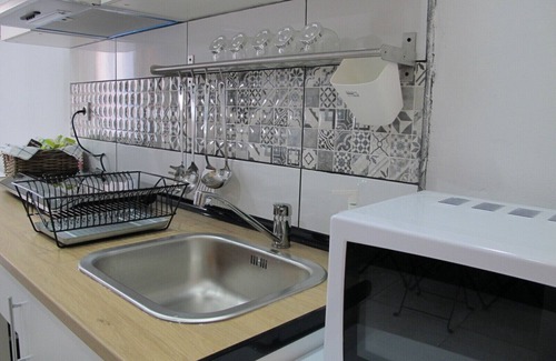 Sant Adria de Besos Apartamento | COZY APT. NEXT TO BEACH AND 14 MIN TO BARCELONA