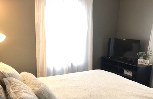 Warren Apartamento | Cozy Apt. WIFI, Monthly Rates, Full Kitchen, near Eastwood Mall, restaurants