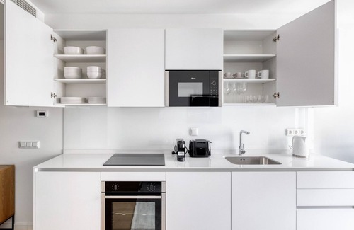 Moncloa - Arguelles Apartamento | Cozy Argüelles Studio, near Royal Palace and Madrid Rio, by Blueground