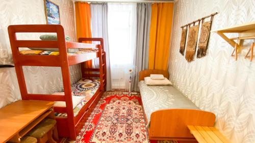 Karakol Apartamento | Cozy Artist Flat near Karakol Main Square