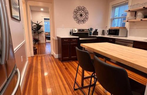 Everett Apartamento | Cozy as a Sunday - 2/BR sleep 6