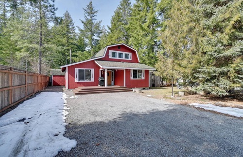 Paradise Estates Cabaña | Cozy Ashford Home - 5 Mi to Rainier Nat'l Park!