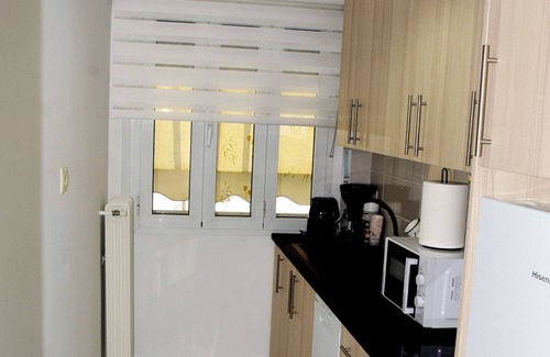 Petralona Apartamento | Cozy Athens Apartment With Stunning Views
