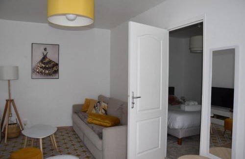Miplaine Apartamento | Cozy atmosphere 4pers near Eurexpo GroupamaStadium