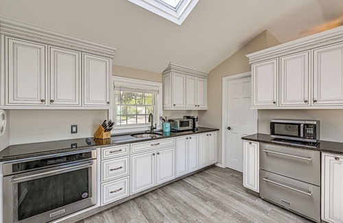 Baiting Hollow Cabaña | Cozy Baiting Hollow Bungalow: Views, Walk to Beach