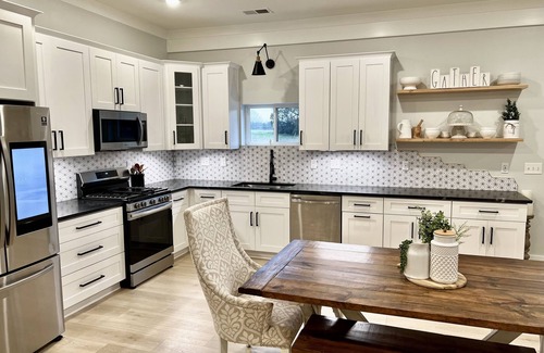 Troutman Casa | Cozy barndominium with hot tub