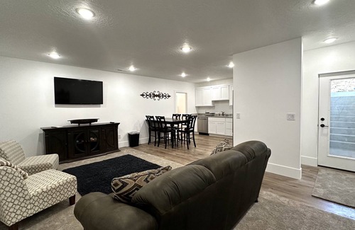 Nephi Apartamento | Cozy Basement Apartment with private entrance.