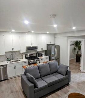 Northeast Edmonton Casa | Cozy basement for a lovely stay & perfect for WFH