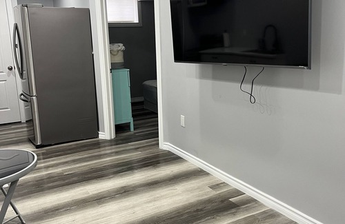 Brampton Casa | Cozy basement getaway