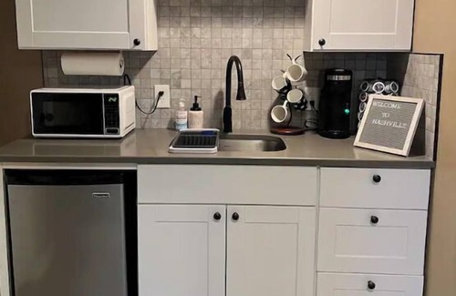 Inglewood Apartamento | Cozy Basement Studio Suite in Nashville's Quiet Inglewood