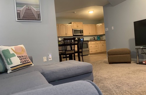 Northwest Edmonton Casa | Cozy Basement Suite close to Downtown
