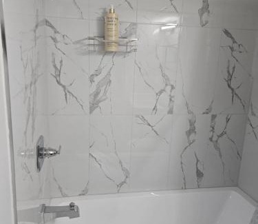 Southwest Calgary Apartamento | Cozy Basement Suite, SW Calgary