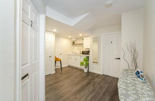 Oakville Casa | Cozy basement suites Oakville