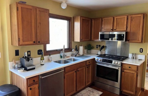 Batavia Casa | Cozy Batavia Residence on Prairie Path with Grand Garden