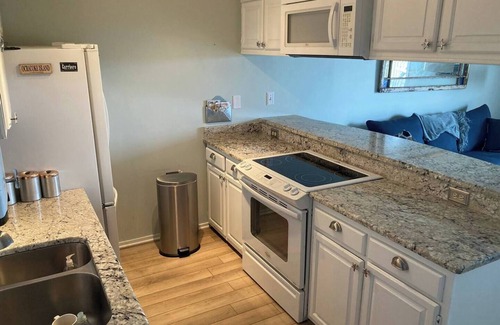 Emerald Isle Condominio | Cozy beach condo in Emerald Isle, NC