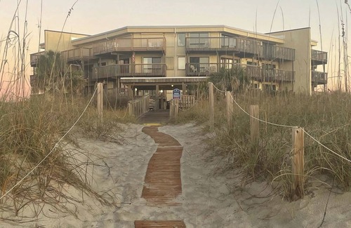 Emerald Isle Condominio | Cozy beach condo in Emerald Isle, NC