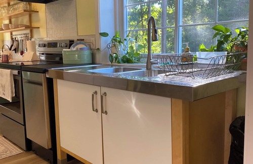 South Haven Cabaña | Cozy beach cottage 8 mins from South Haven - Fire Pit, Bike Trail, Starry Nights