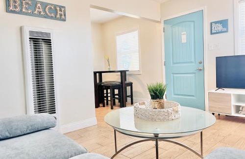 Pacific Beach Apartamento | Cozy Beach Cottage with Bicycles
