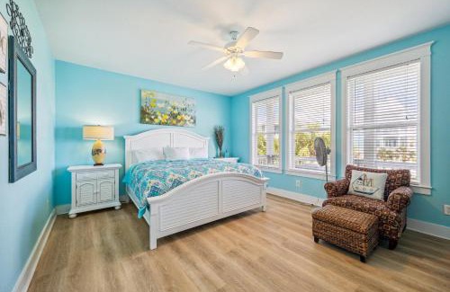 Red Fish Cove Casa | Cozy Beach Home with Resort Amenities, Oceanbay, lake views and 3 decks!