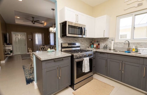 Lucea Casa | Cozy Beach House getaway in Lucea Hanover