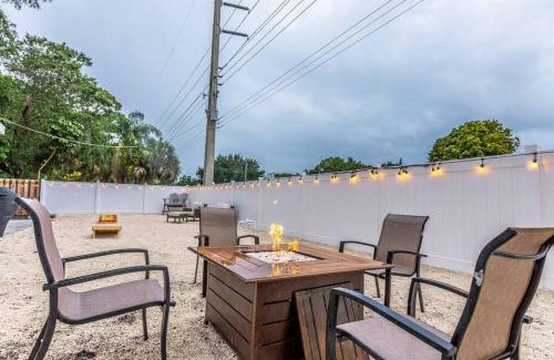 Gulf Gate Estates Casa | Cozy Beach House next to Siesta Key