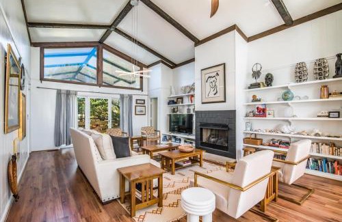 Pawleys Island Casa | Cozy Beach House Steps from the Shore: 4 Bedroom