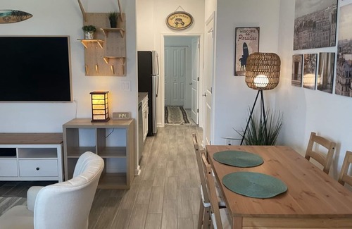 Silver Lake Casa | Cozy Beach Style Attached Apartment Studio