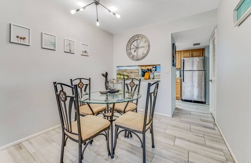 Ormond-by-the-Sea Condominio | Cozy Beachfront Retreat; Updated modern décor
