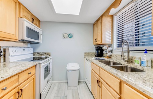 Ormond-by-the-Sea Condominio | Cozy Beachfront Retreat; Updated modern décor