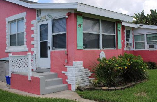 New Smyrna Beach Apartamento | Cozy Beachside Cottage Studio