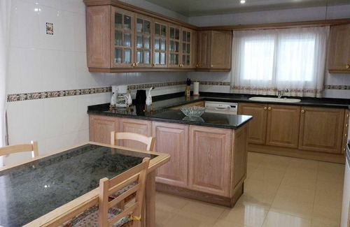 Riumar Casa | Casa junto al mar, piscina privada, mascotas y playa canina, WiFi gratis