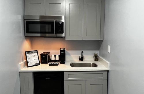 Daytona Beach Apartamento | Cozy Beachside Modern Boutique Hotel Suite with Kitchen - by Oceano Suites