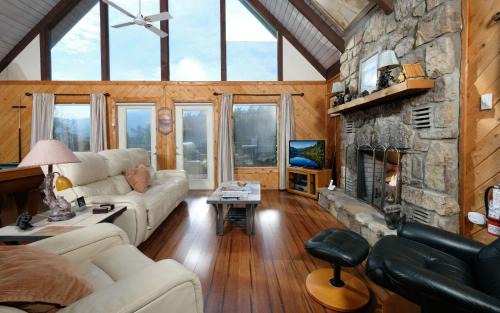 Chalet Village Villa | Cozy Bear 856