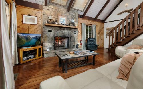 Chalet Village Villa | Cozy Bear 856
