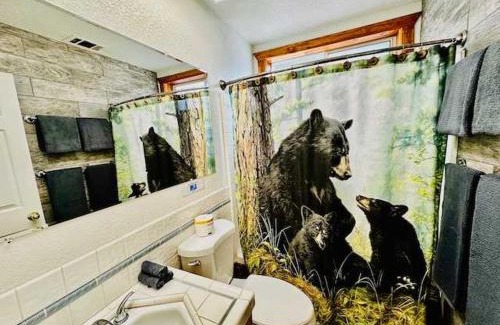 Yosemite West Apartamento | Cozy Bear South-Inside Yosemite-Sleeps 5