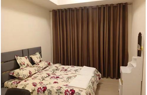 Ajman Casa | Cozy Beautiful Private Nerd with Shared Washroom