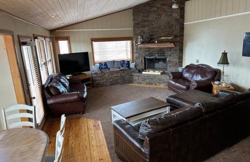 Lowell Casa | Cozy Beaver Lake Getaway