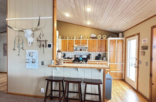 Lowell Casa | Cozy Beaver Lake Getaway