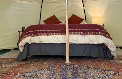Landrum Alquiler De RV | Cozy belle tent On private 32 acre farm 1 mile to downtown Landrum